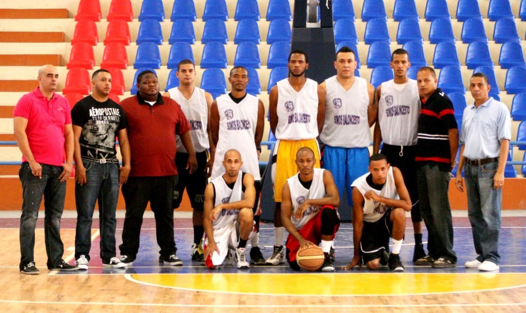 Equipo de baloncesto de Moca en el torneo Juan Pablo Duarte en el año Bicentenario